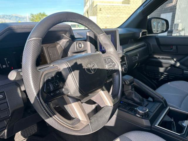 Used 2025 Toyota 4Runner SR5 AWD/4WD image 12