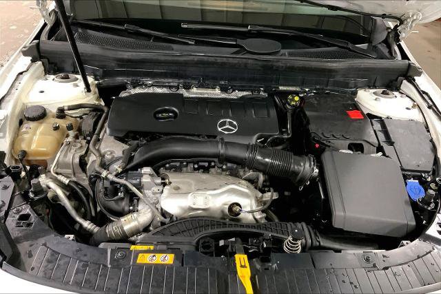 Used 2020 Mercedes-Benz GLB 250 4MATIC image 32