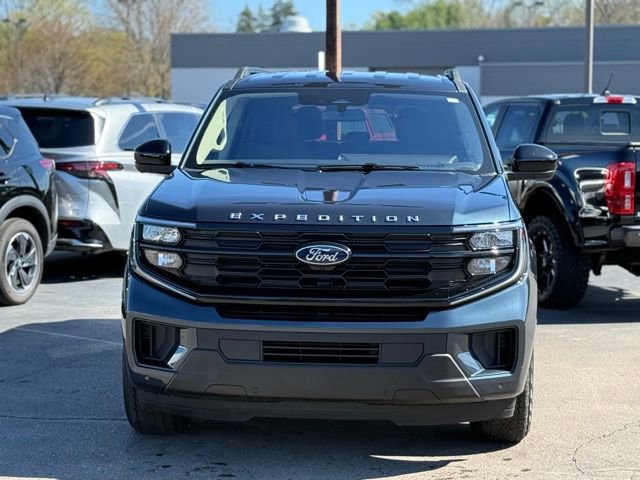 Certified 2025 Ford Expedition Active AWD/4WD image 38