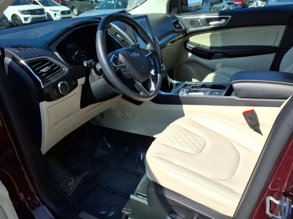 Certified 2024 Ford Edge Titanium AWD/4WD image 10