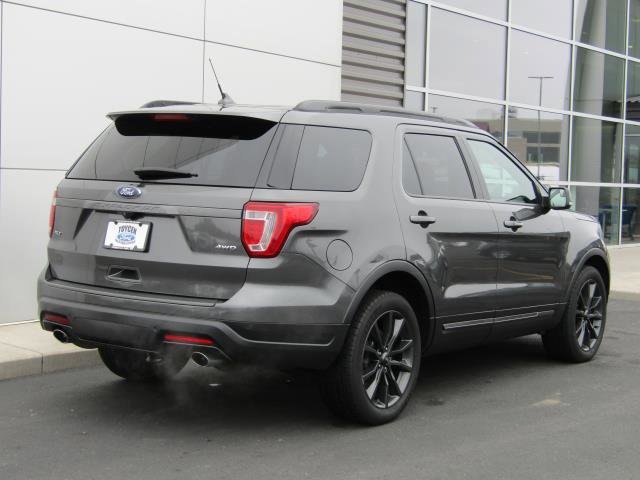 Certified 2018 Ford Explorer XLT w/ Equipment Group 202A image 6