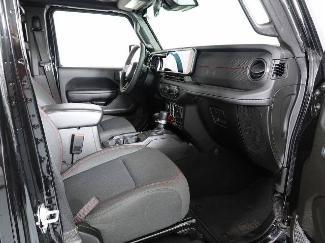 Used 2025 Jeep Wrangler Unlimited Rubicon AWD/4WD image 15