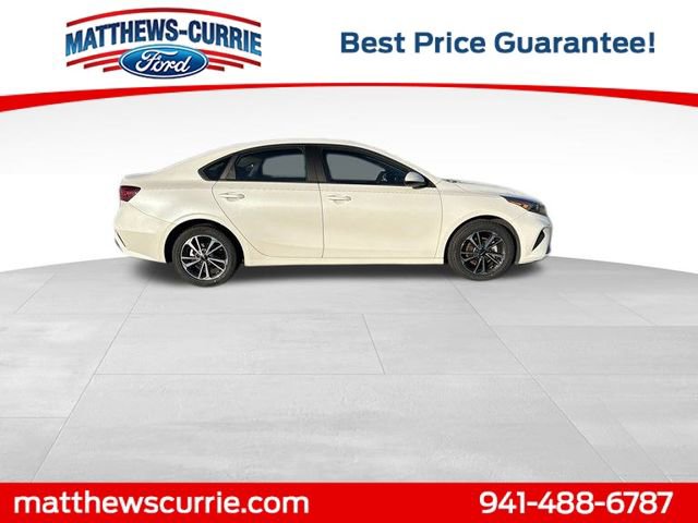 Used 2023 Kia Forte LXS image 3