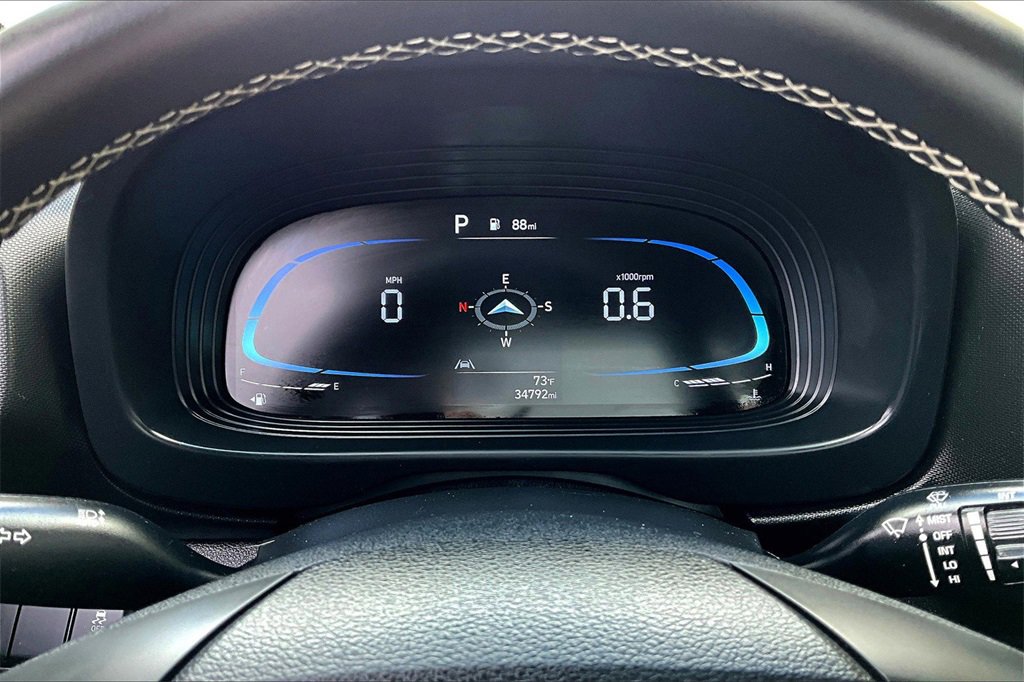 Used 2023 Hyundai Venue Limited image 19