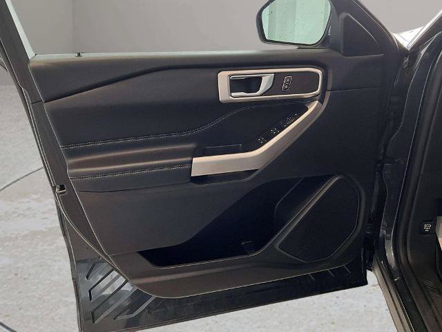 Certified 2018 Ford Explorer XLT w/ Equipment Group 202A AWD/4WD image 14