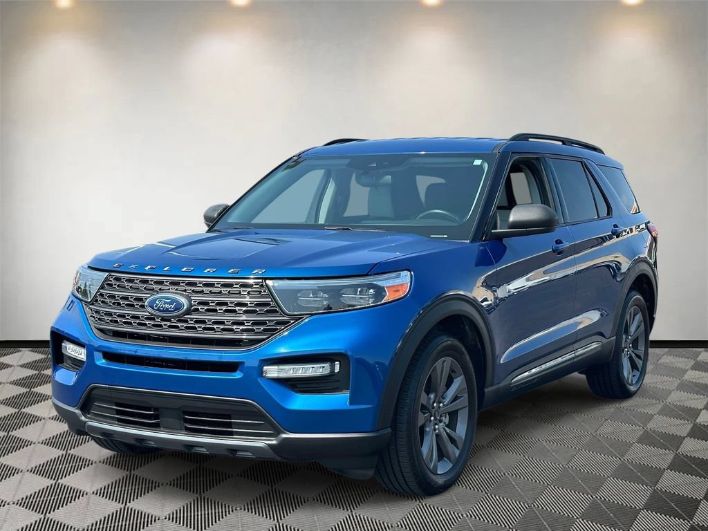 Certified 2021 Ford Explorer XLT w/ Equipment Group 202A AWD/4WD image 6