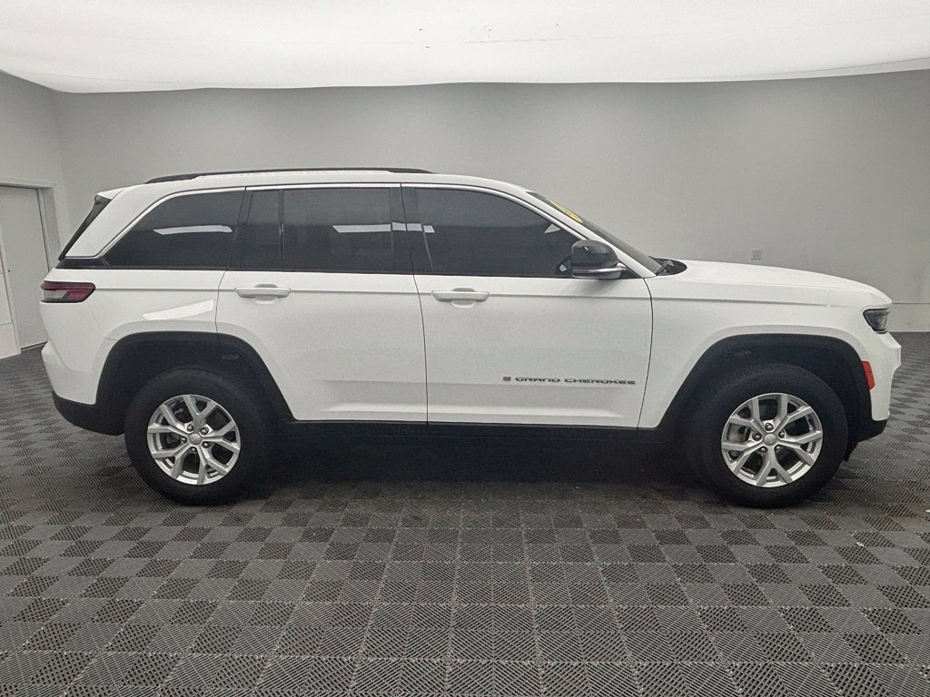 Used 2024 Jeep Grand Cherokee Limited AWD/4WD image 7