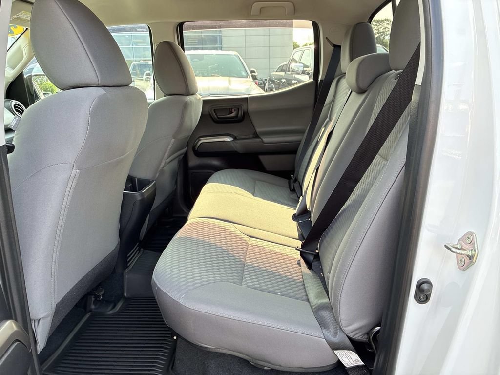 Used 2020 Toyota Tacoma SR5 AWD/4WD image 12