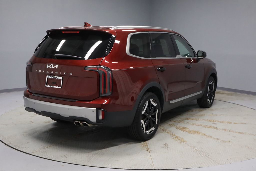 Used 2023 Kia Telluride EX w/ EX Captain's Chair Package FWD image 13