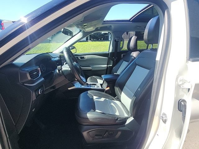 Certified 2024 Ford Explorer XLT w/ Equipment Group 202A AWD/4WD image 10
