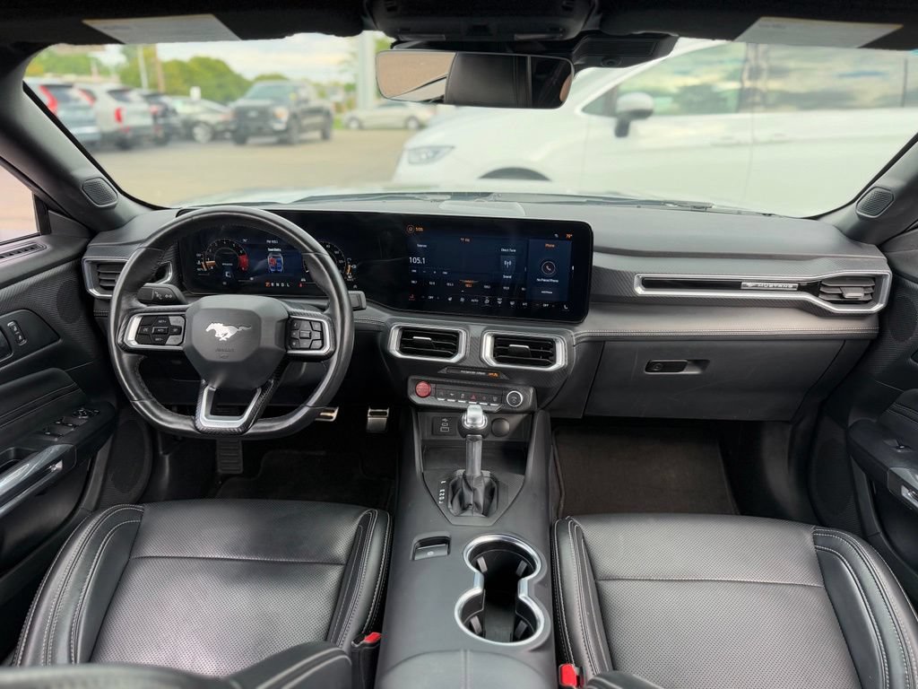 Certified 2025 Ford Mustang Convertible RWD image 2