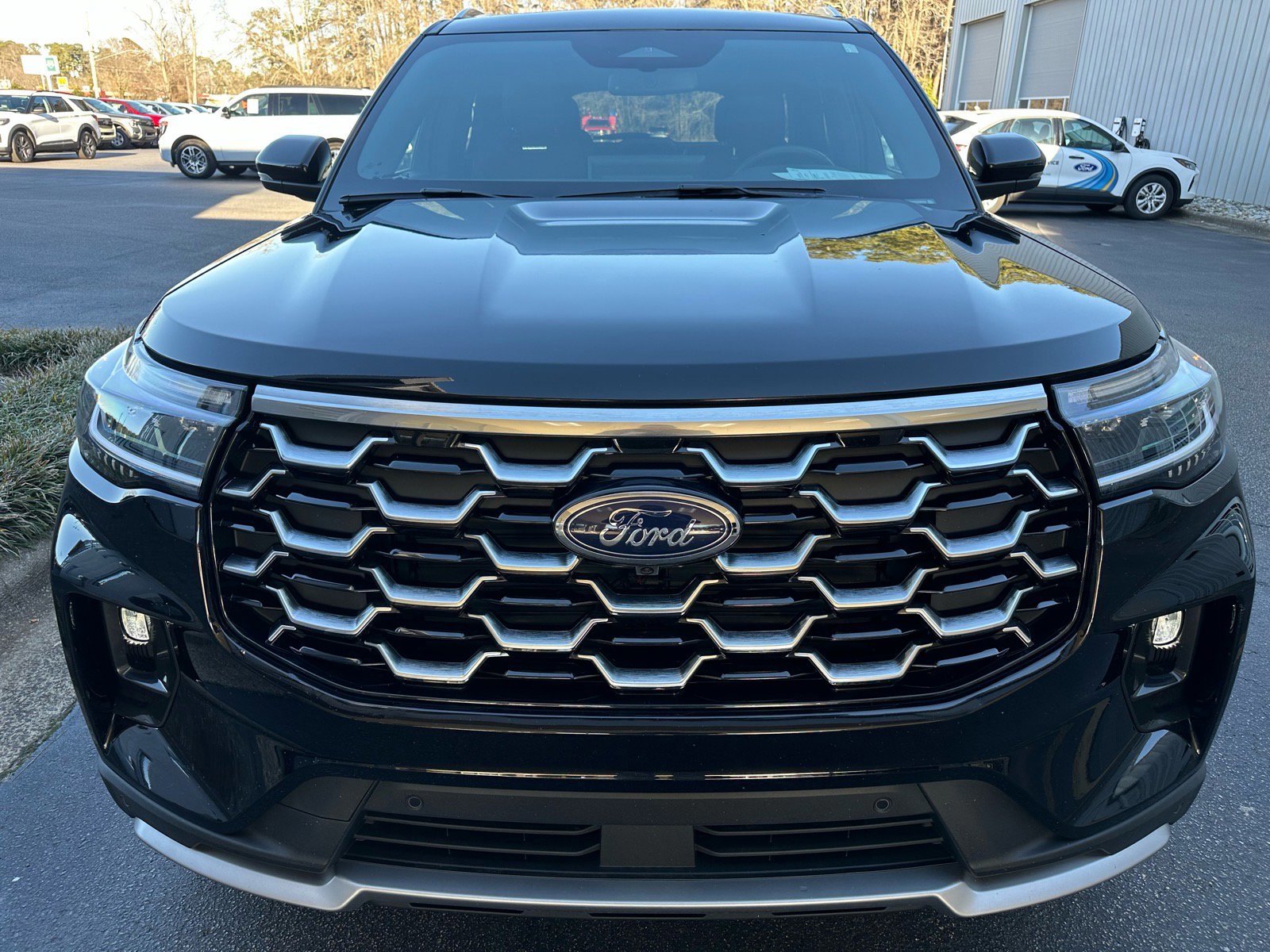 Certified 2025 Ford Explorer Platinum w/ LUX Leather Package image 7