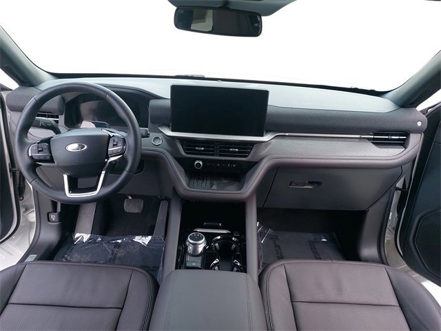 Certified 2025 Ford Explorer Platinum w/ Ultimate Package image 9