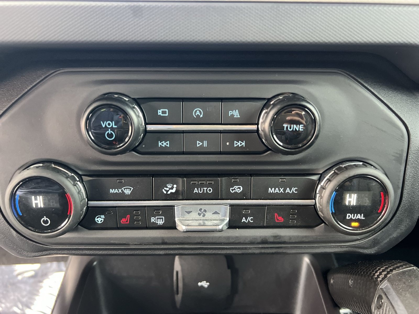 Certified 2024 Ford Bronco Raptor w/ Interior Carbon Fiber Pack 6 AWD/4WD image 37
