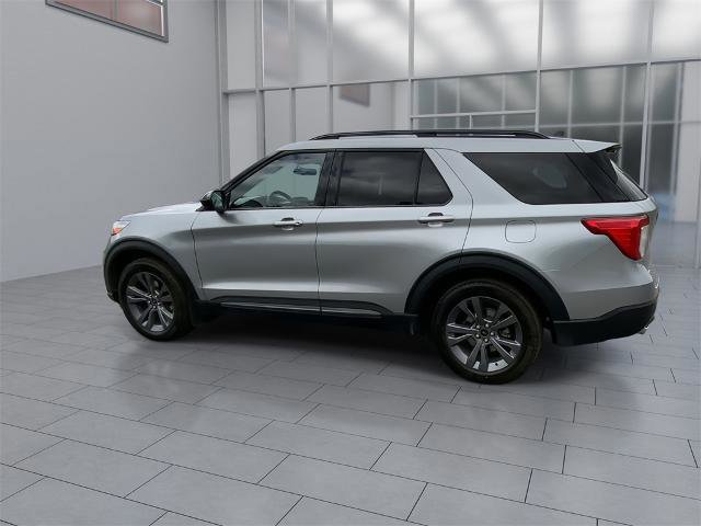 Certified 2022 Ford Explorer XLT w/ Equipment Group 202A image 4