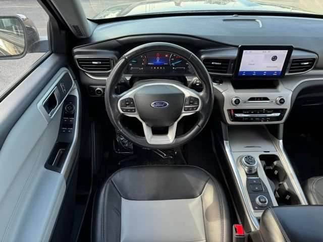 Certified 2023 Ford Explorer XLT w/ Equipment Group 202A AWD/4WD image 5