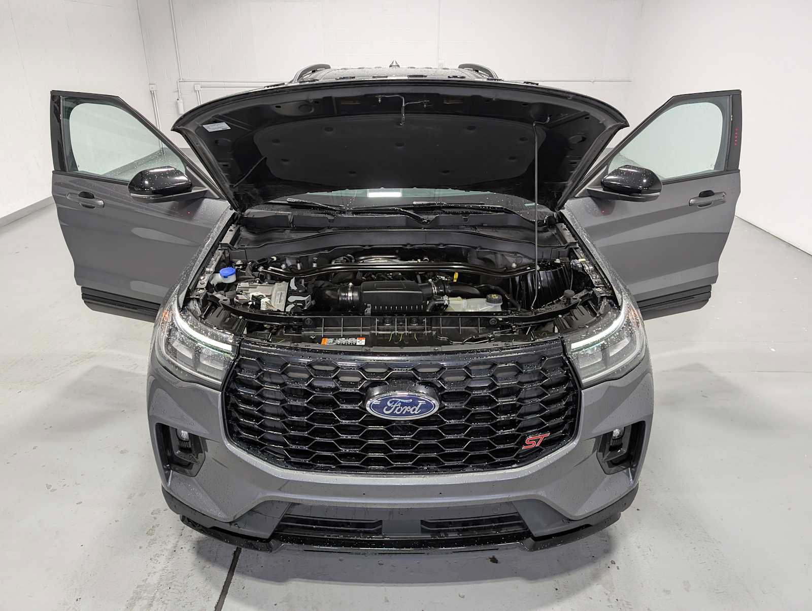 Certified 2025 Ford Explorer ST AWD/4WD image 13
