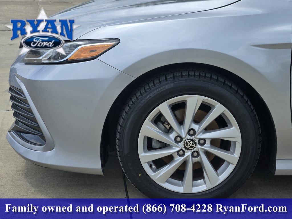 Used 2024 Toyota Camry LE FWD image 5
