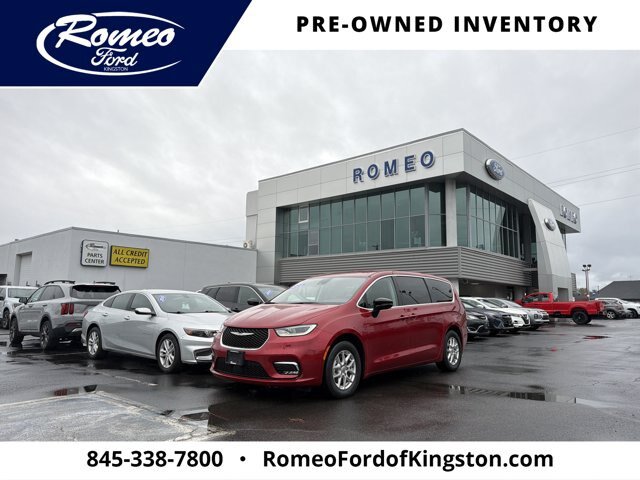 Used 2024 Chrysler Pacifica Touring-L