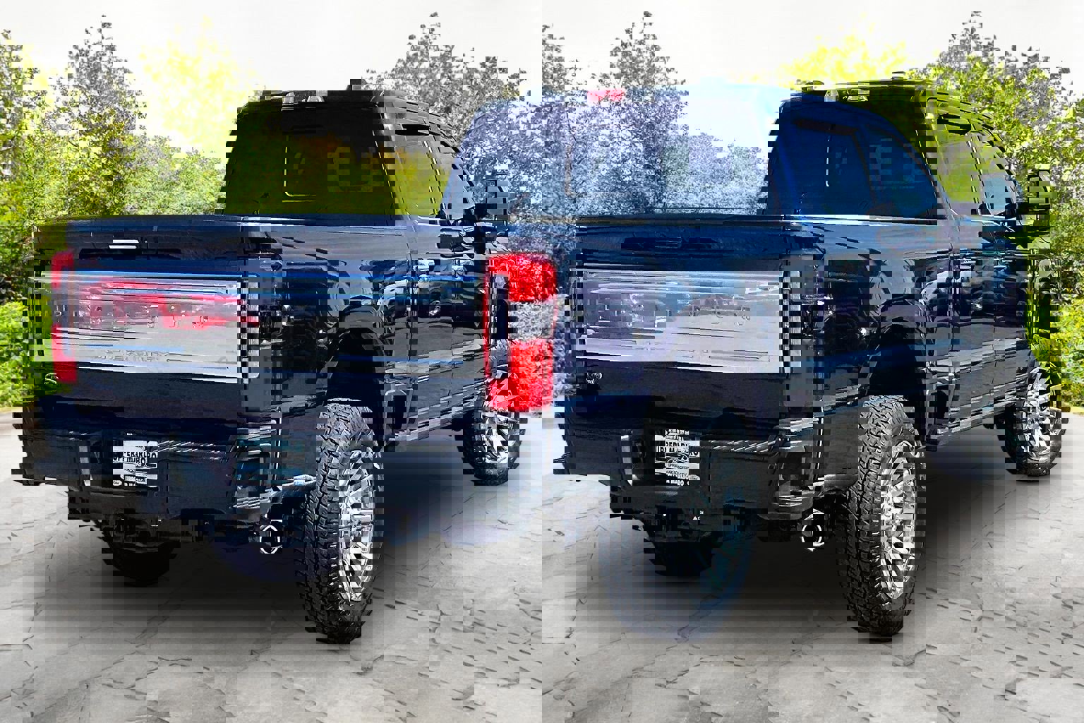 Certified 2023 Ford F250 Platinum w/ FX4 Off-Road Package image 13