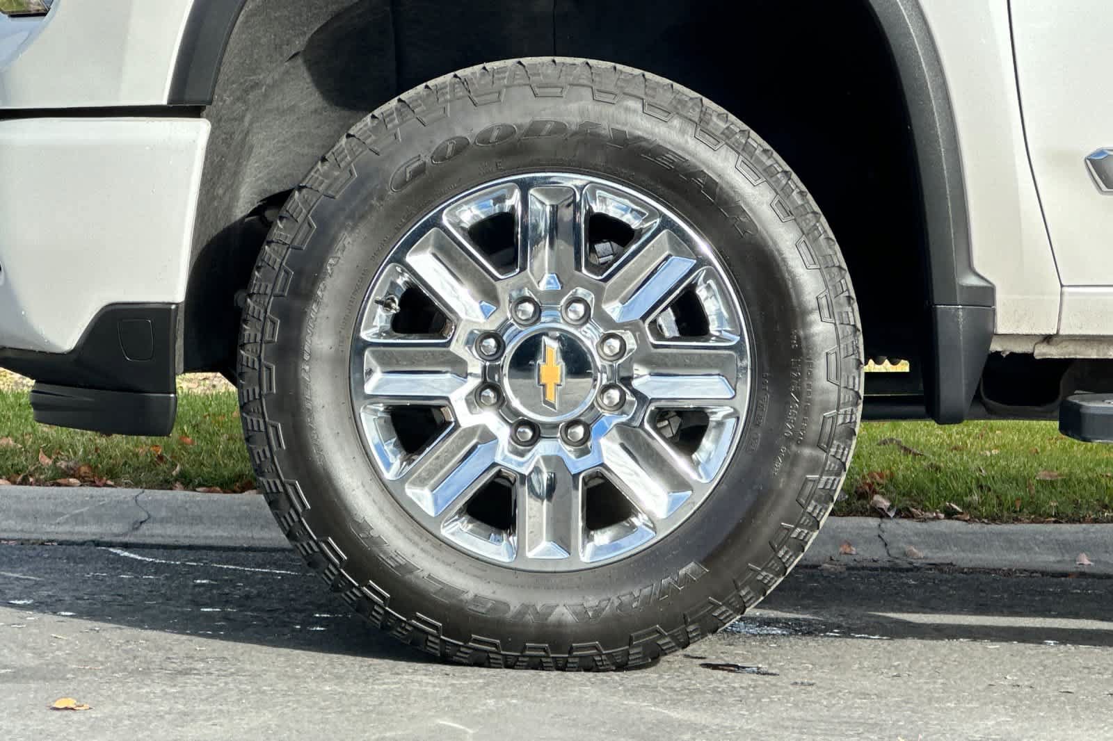 Used 2024 Chevrolet Silverado 3500 High Country AWD/4WD image 25
