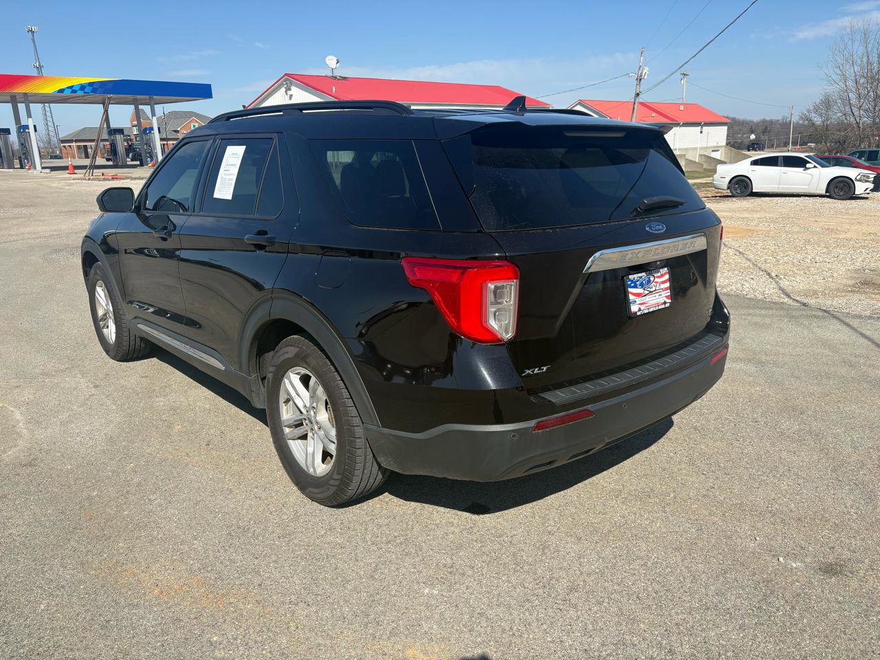 Certified 2022 Ford Explorer XLT image 3