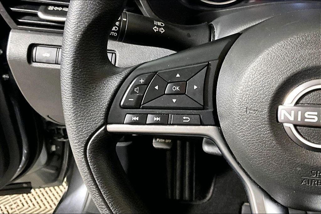 Used 2024 Nissan Altima 2.5 SV image 14