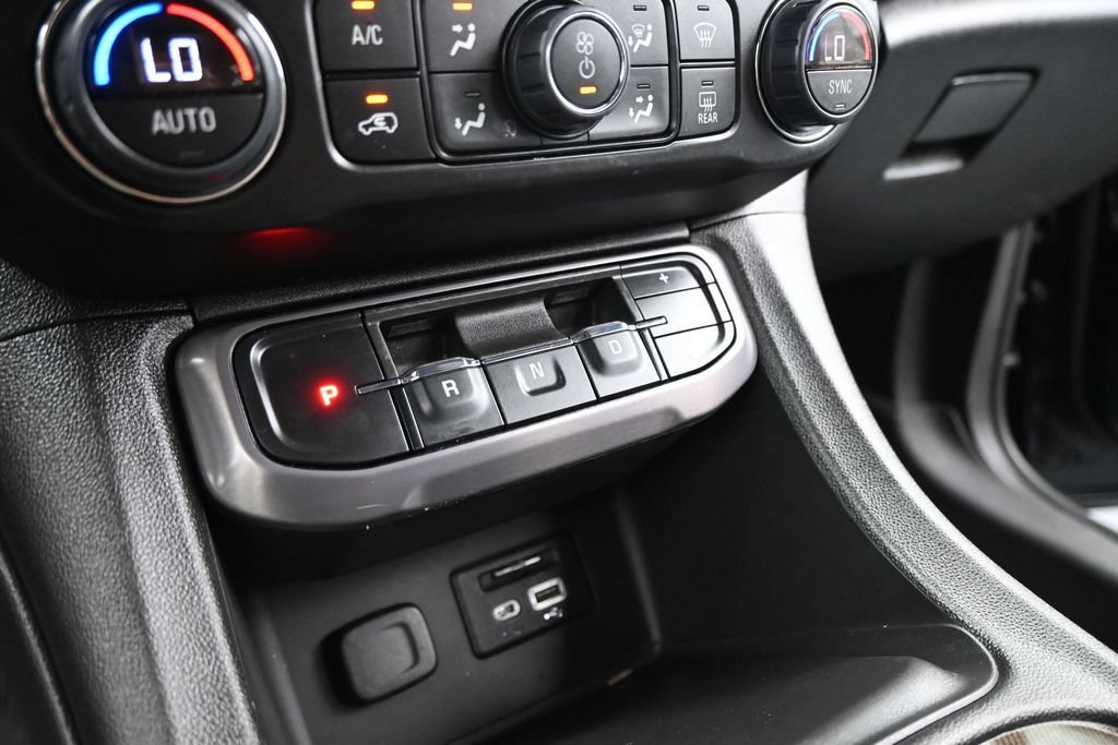 Used 2023 GMC Acadia AT4 w/ Technology Package AWD/4WD image 16