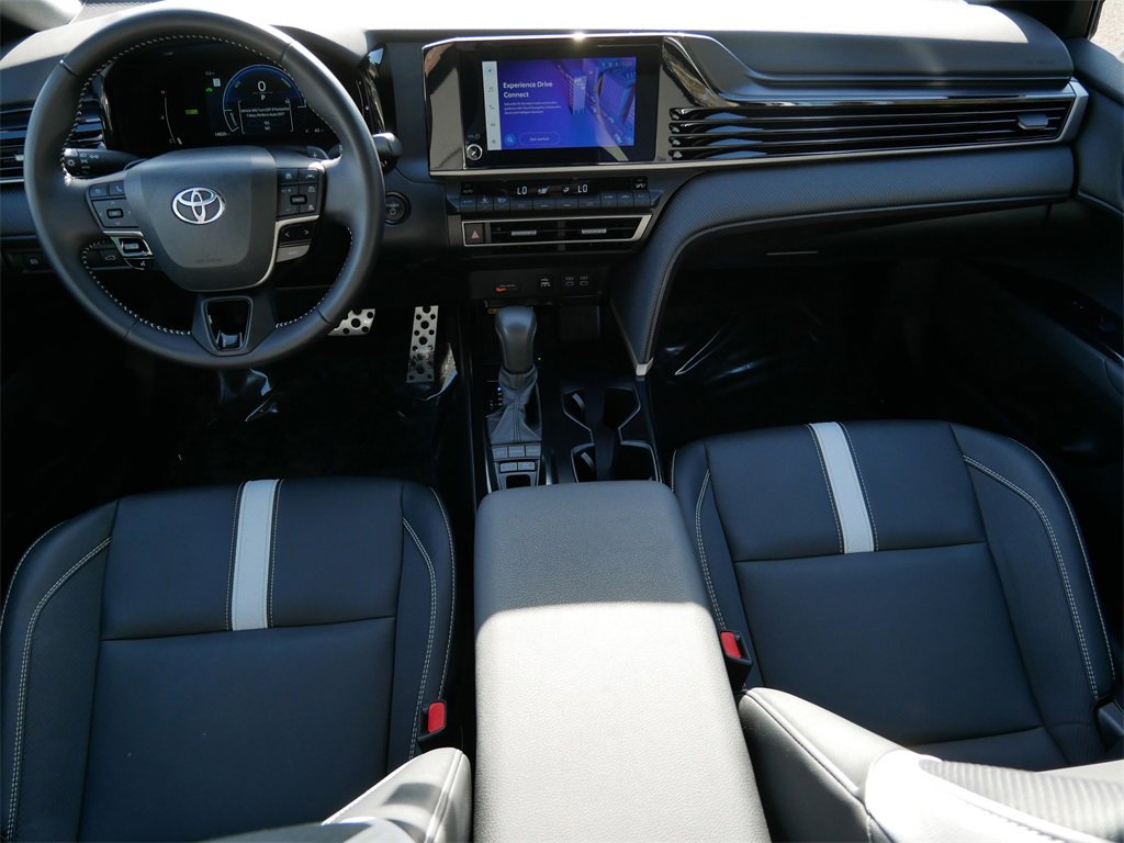 Used 2025 Toyota Camry SE image 13