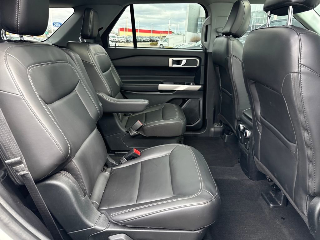 Certified 2023 Ford Explorer XLT image 9