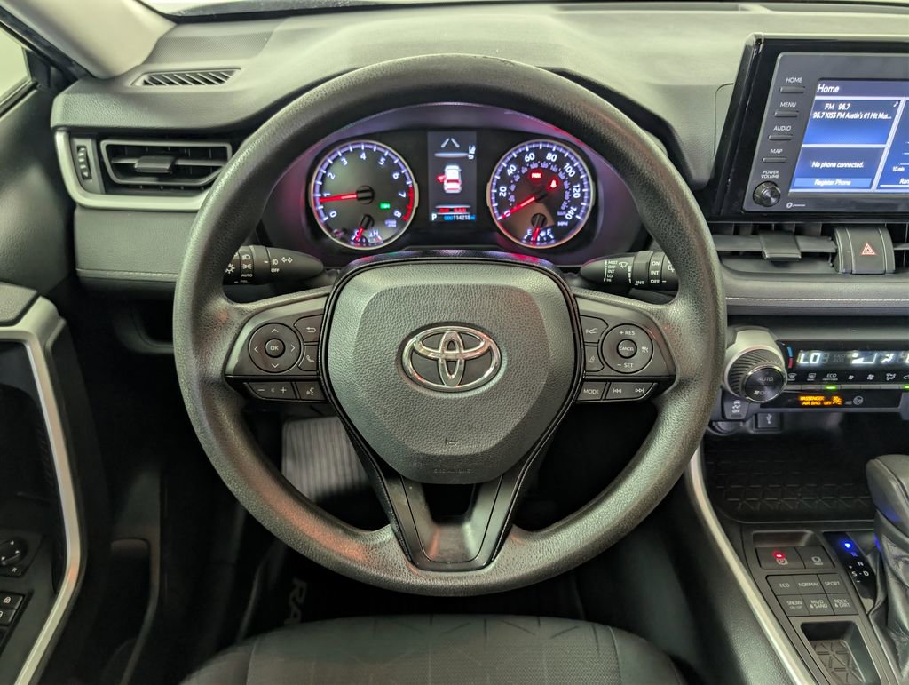 Used 2020 Toyota RAV4 XLE AWD/4WD image 16