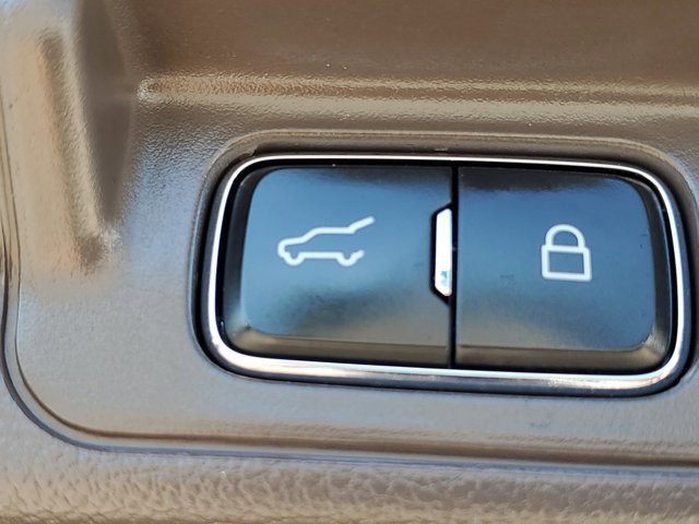 Certified 2020 Ford Explorer Platinum w/ Premium Technology Package image 14