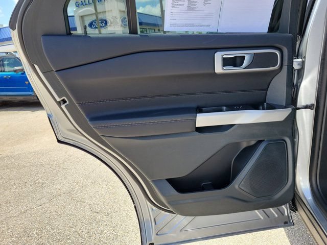 Certified 2024 Ford Explorer XLT w/ Equipment Group 202A AWD/4WD image 16