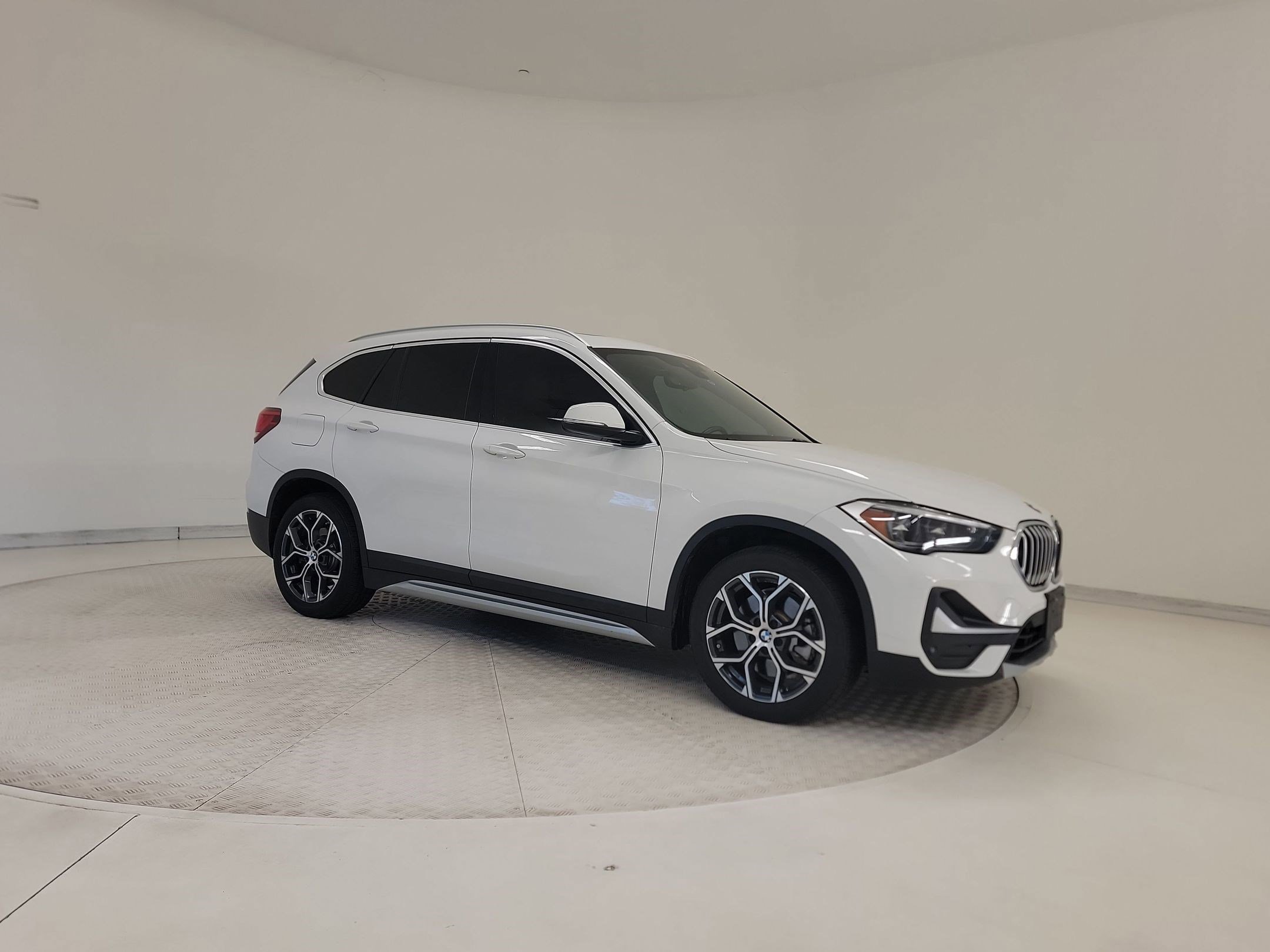 Used 2021 BMW X1 xDrive28i w/ Premium Package image 7