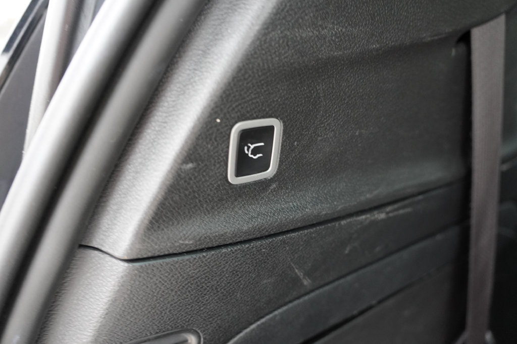 Used 2024 Chrysler Pacifica Limited FWD image 24