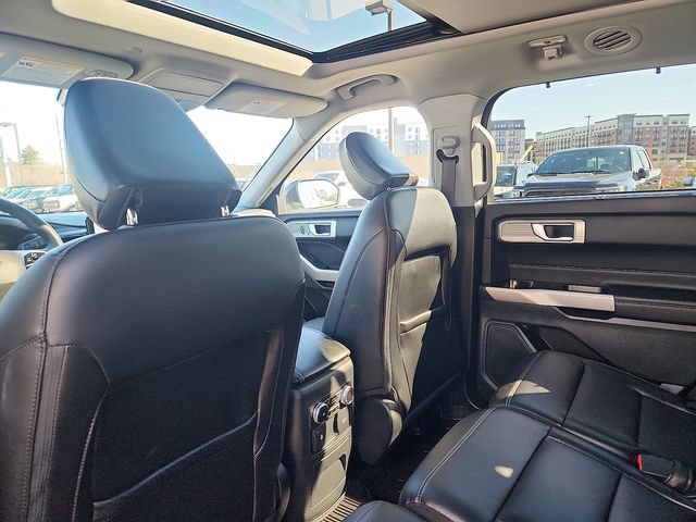 Certified 2023 Ford Explorer Limited w/ Equipment Group 301A AWD/4WD image 24