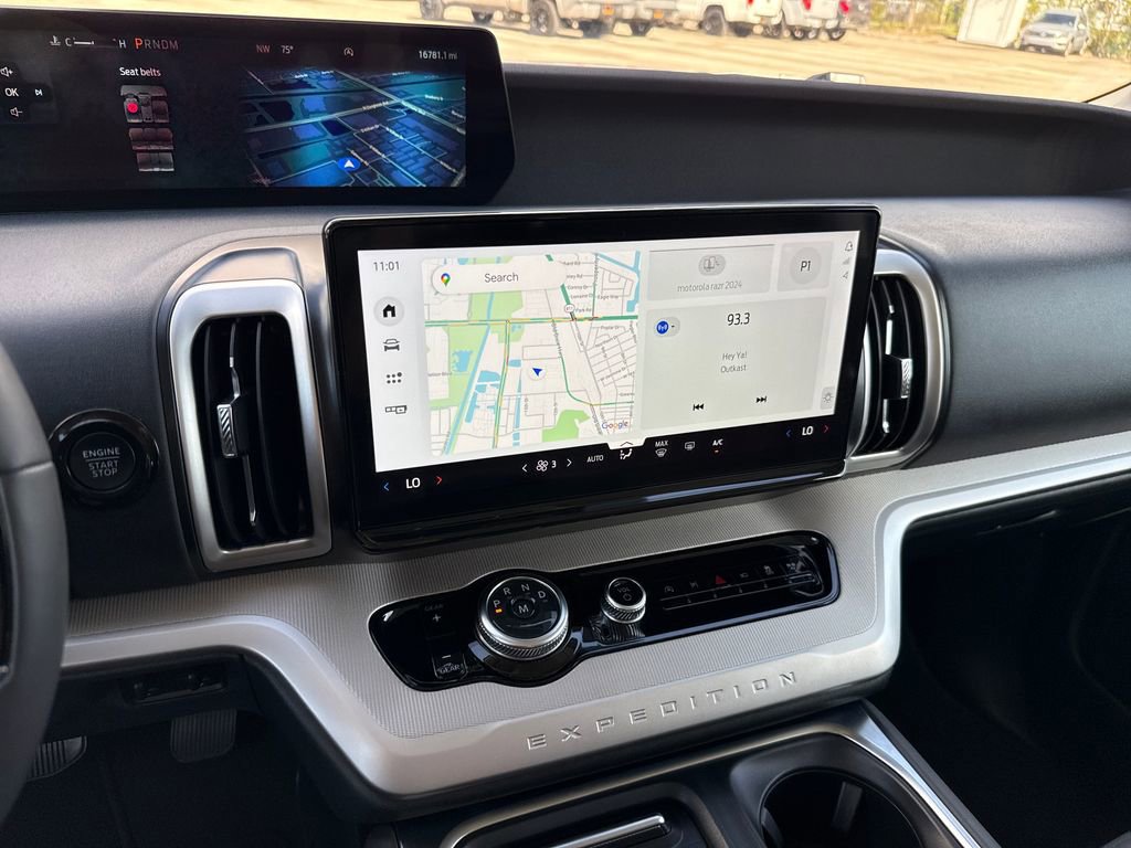 Certified 2025 Ford Expedition Active image 18