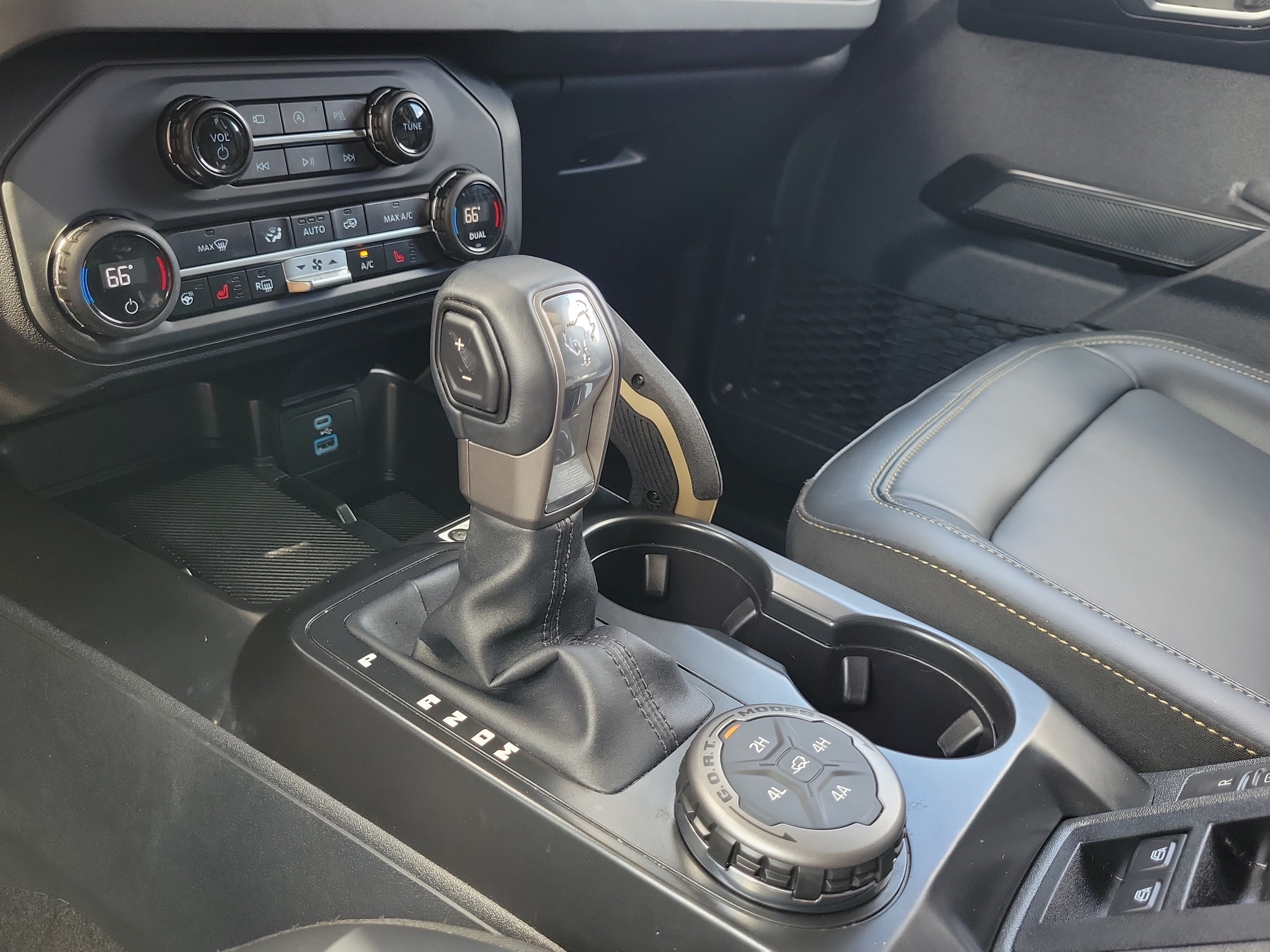 Certified 2025 Ford Bronco Badlands AWD/4WD image 26