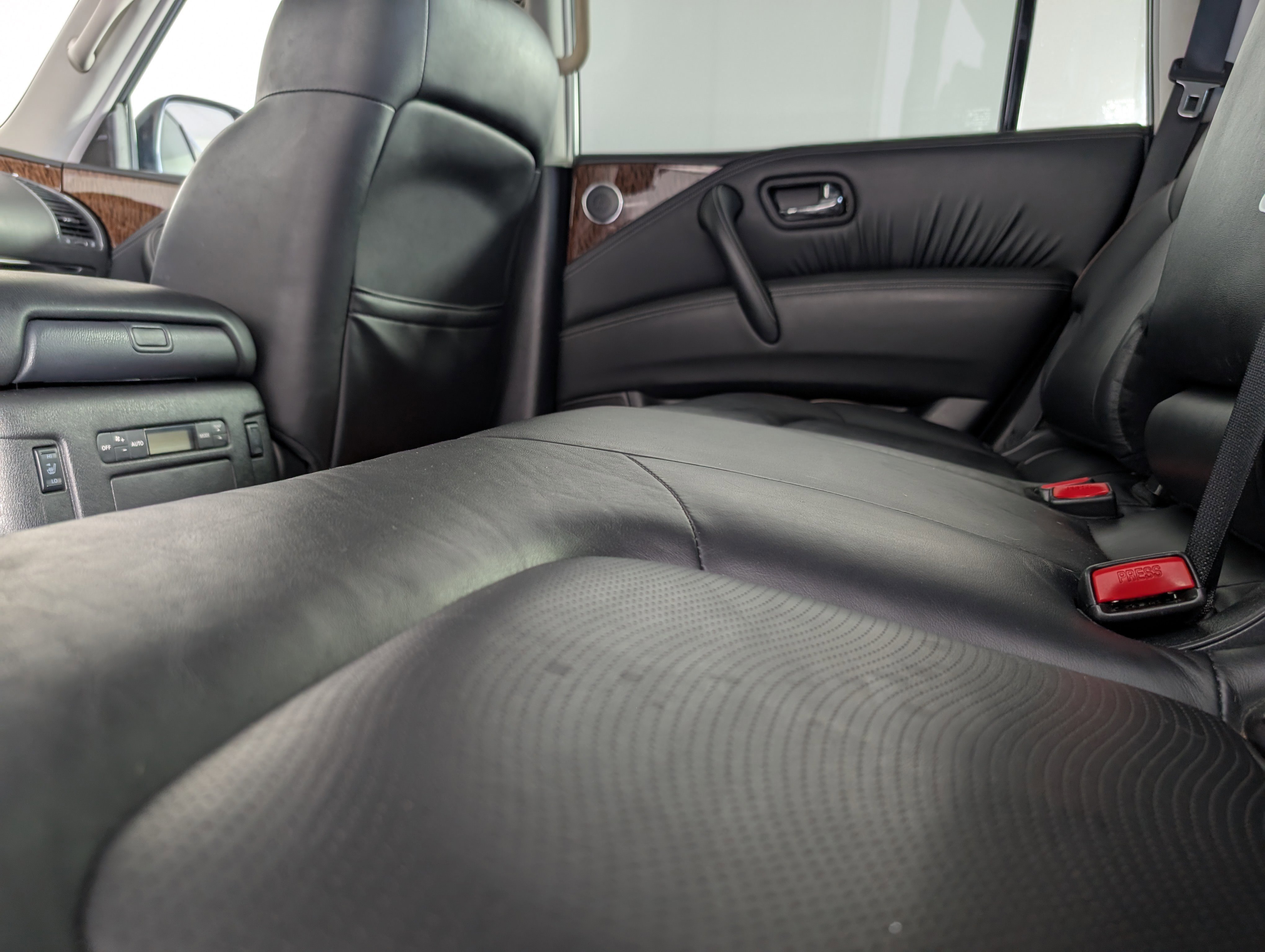 Used 2019 Nissan Armada Platinum image 15