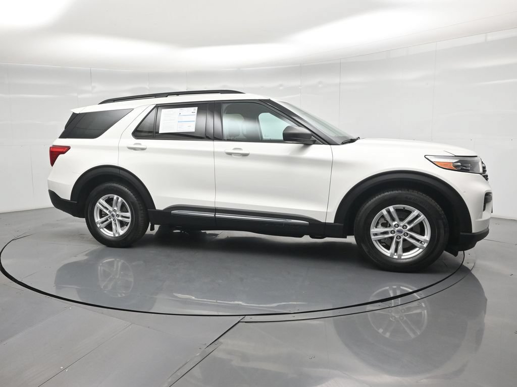 Certified 2024 Ford Explorer XLT RWD image 27