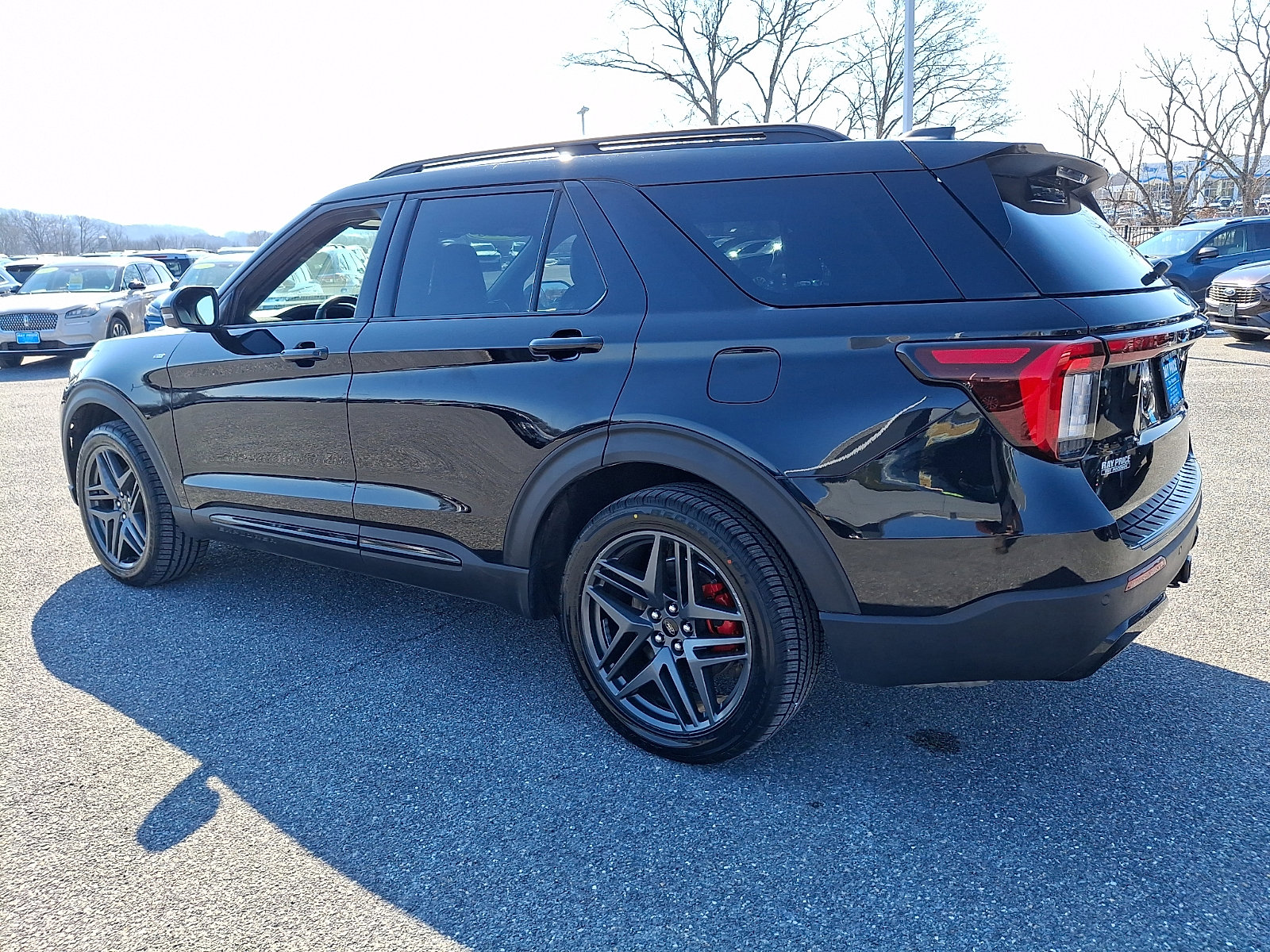 Certified 2025 Ford Explorer ST-Line w/ Premium Package AWD/4WD image 4