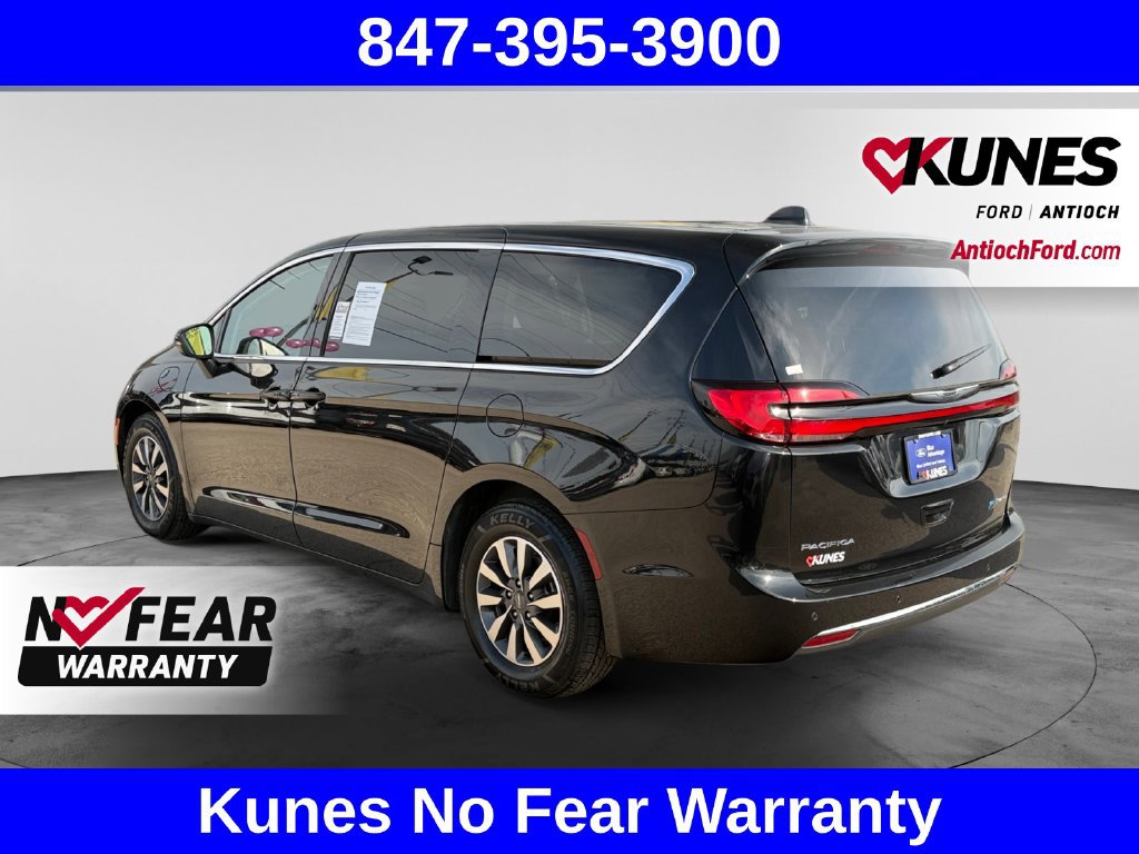 Used 2023 Chrysler Pacifica Touring-L FWD image 8