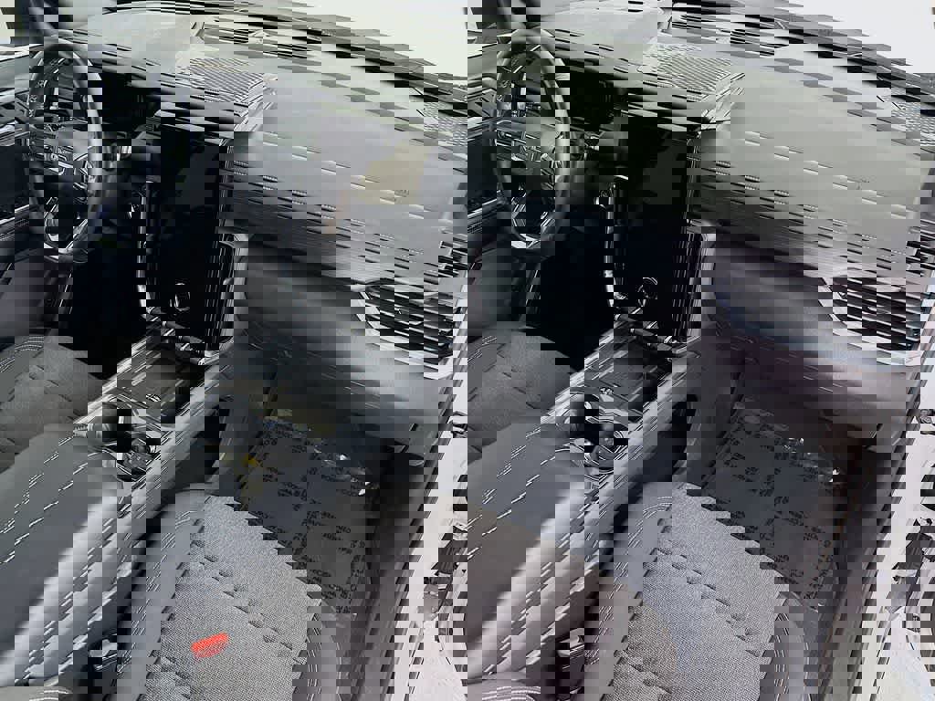 Used 2025 GMC Acadia Elevation image 35