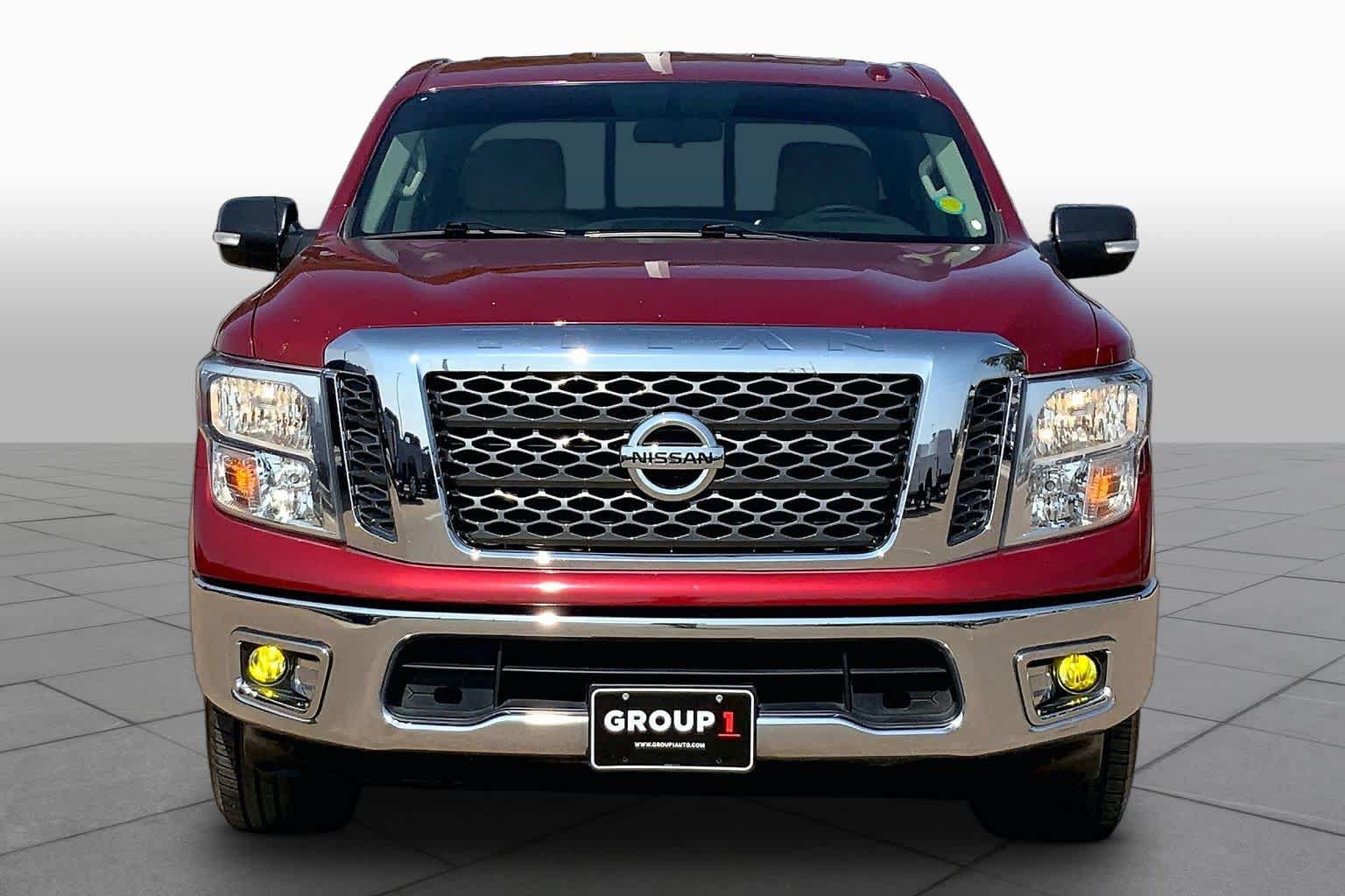 Used 2017 Nissan Titan SV RWD image 4
