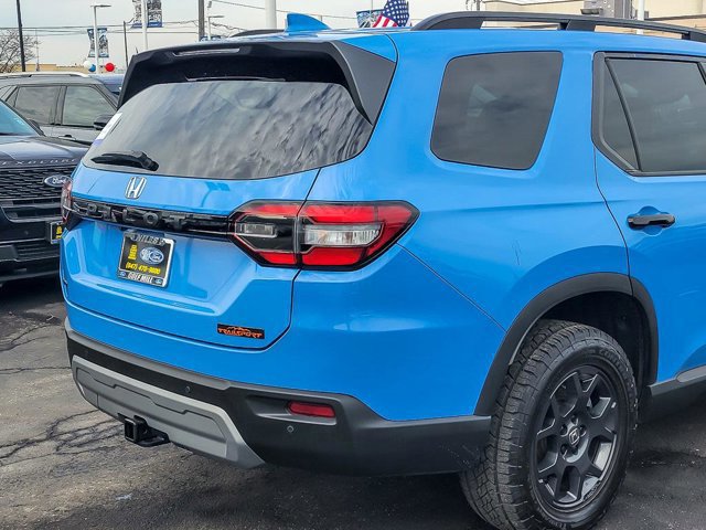 Used 2025 Honda Pilot TrailSport image 5