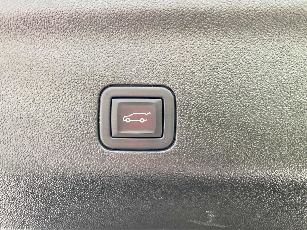 Used 2021 GMC Yukon AT4 w/ Rear Media and Nav Package AWD/4WD image 8