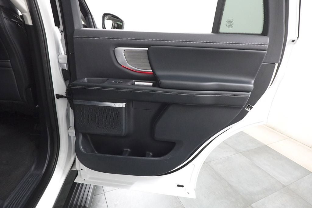 Certified 2025 Ford Expedition Platinum AWD/4WD image 32