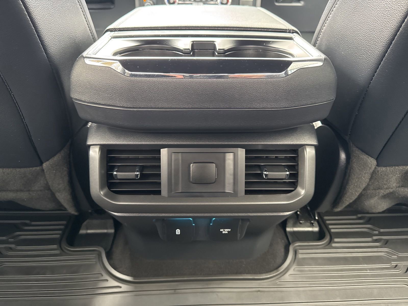 Certified 2024 Ford F150 Lariat w/ FX4 Off-Road Package image 33