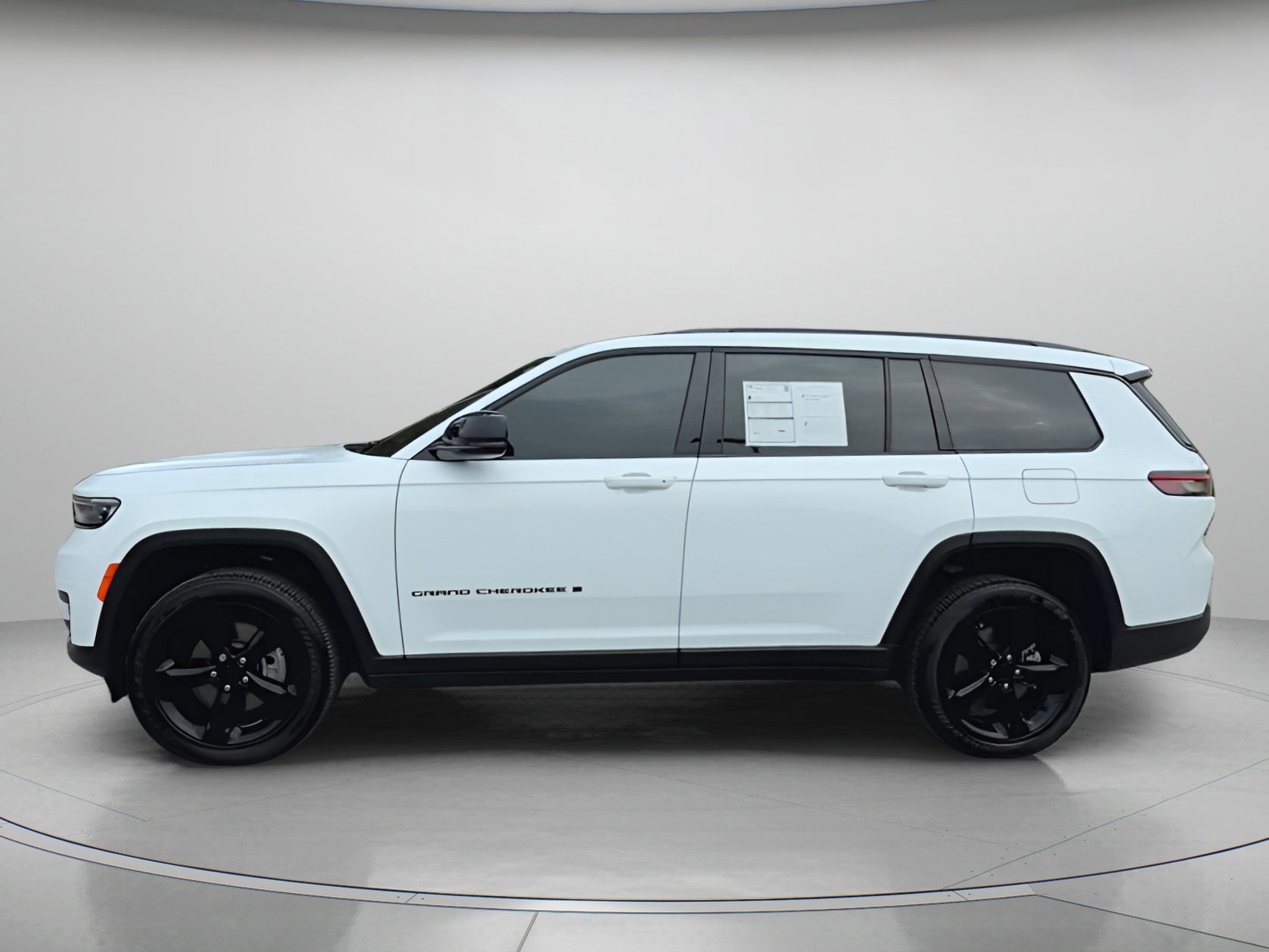 Used 2025 Jeep Grand Cherokee L Altitude image 8