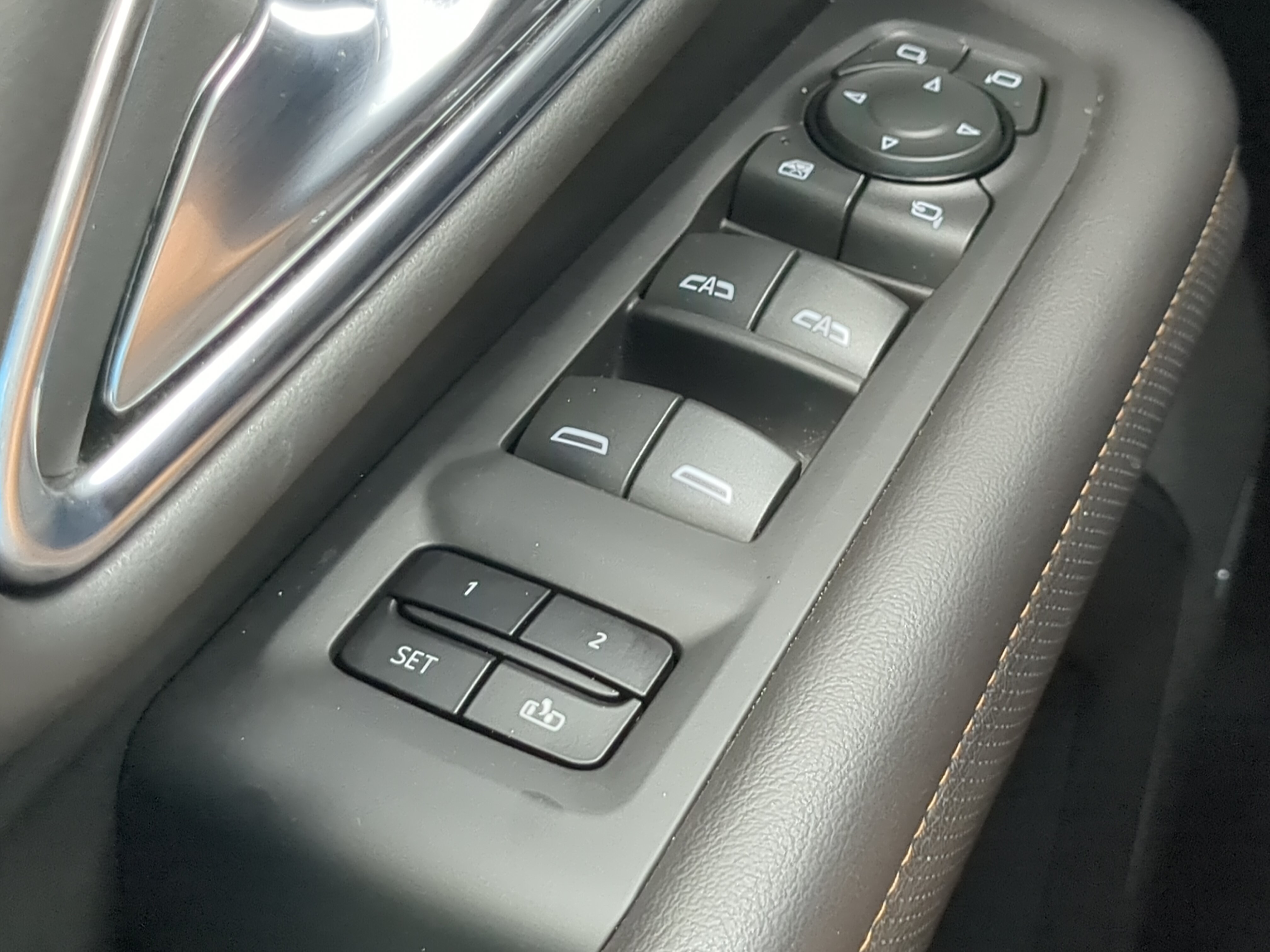 Used 2024 GMC Yukon XL AT4 w/ Technology Package AWD/4WD image 23